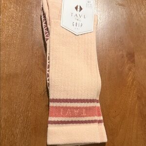 Just peachy! 🍑🍑🍑Long Kai Grip Socks